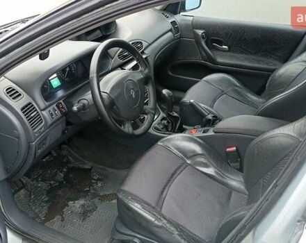 Серый Рено Лагуна, объемом двигателя 2 л и пробегом 374 тыс. км за 2900 $, фото 3 на Automoto.ua