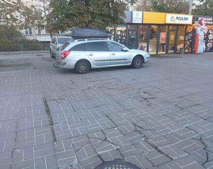 Серый Рено Лагуна, объемом двигателя 2 л и пробегом 375 тыс. км за 2999 $, фото 12 на Automoto.ua