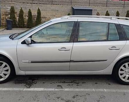 Серый Рено Лагуна, объемом двигателя 2 л и пробегом 300 тыс. км за 4700 $, фото 3 на Automoto.ua