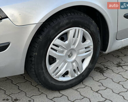 Серый Рено Лагуна, объемом двигателя 1.9 л и пробегом 300 тыс. км за 3200 $, фото 10 на Automoto.ua