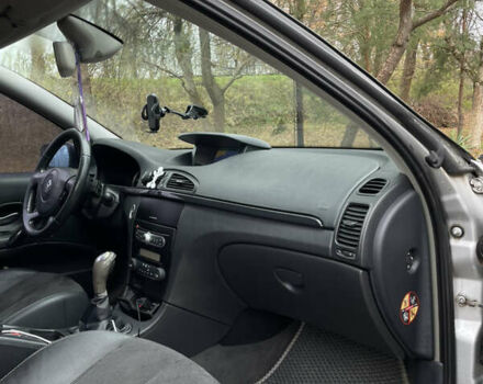 Серый Рено Лагуна, объемом двигателя 2 л и пробегом 199 тыс. км за 4550 $, фото 16 на Automoto.ua