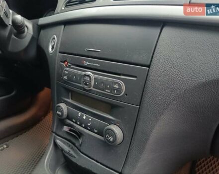 Серый Рено Лагуна, объемом двигателя 2 л и пробегом 232 тыс. км за 5350 $, фото 7 на Automoto.ua