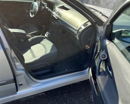 Рено Лагуна 2006 в Измаиле на Automoto.ua Серый Рено Лагуна, объемом двигателя 1.9 л и пробегом 297 тыс. км за 4850 $, фото 2 на Automoto.ua