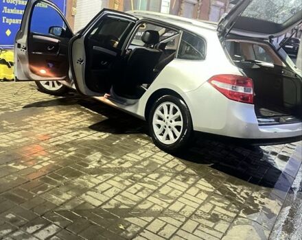 Серый Рено Лагуна, объемом двигателя 1.5 л и пробегом 215 тыс. км за 7200 $, фото 2 на Automoto.ua