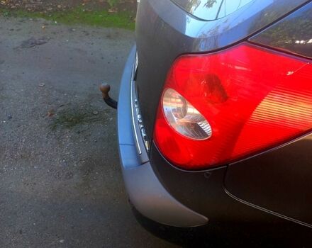 Серый Рено Лагуна, объемом двигателя 1.9 л и пробегом 237 тыс. км за 5400 $, фото 5 на Automoto.ua