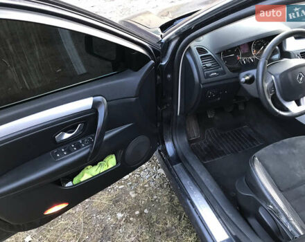 Серый Рено Лагуна, объемом двигателя 2 л и пробегом 330 тыс. км за 5300 $, фото 4 на Automoto.ua