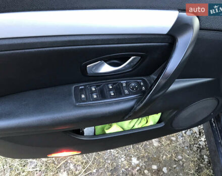 Серый Рено Лагуна, объемом двигателя 2 л и пробегом 330 тыс. км за 5300 $, фото 3 на Automoto.ua