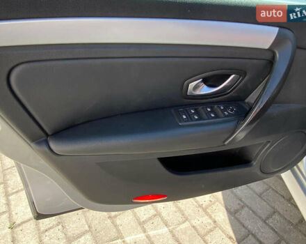 Сірий Рено Лагуна, об'ємом двигуна 2 л та пробігом 245 тис. км за 6200 $, фото 11 на Automoto.ua