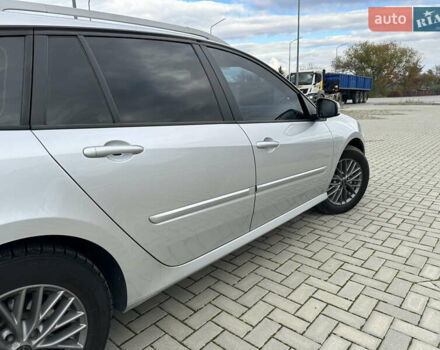 Серый Рено Лагуна, объемом двигателя 1.5 л и пробегом 266 тыс. км за 6100 $, фото 9 на Automoto.ua