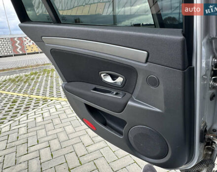 Серый Рено Лагуна, объемом двигателя 1.5 л и пробегом 266 тыс. км за 6100 $, фото 16 на Automoto.ua