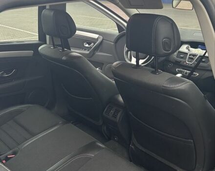 Серый Рено Лагуна, объемом двигателя 2 л и пробегом 250 тыс. км за 6500 $, фото 5 на Automoto.ua