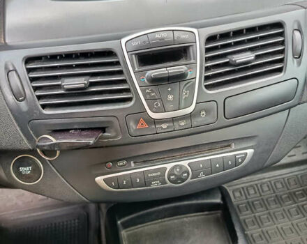 Серый Рено Лагуна, объемом двигателя 1.6 л и пробегом 205 тыс. км за 5250 $, фото 10 на Automoto.ua