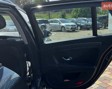 Рено Лагуна 2008 в Стрые на Automoto.ua Серый Рено Лагуна, объемом двигателя 1.46 л и пробегом 205 тыс. км за 6999 $, фото 26 на Automoto.ua