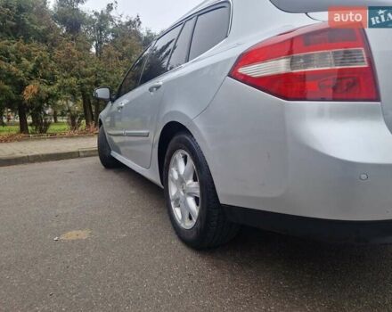 Серый Рено Лагуна, объемом двигателя 2 л и пробегом 470 тыс. км за 5200 $, фото 2 на Automoto.ua