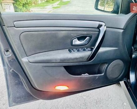 Серый Рено Лагуна, объемом двигателя 1.5 л и пробегом 280 тыс. км за 5499 $, фото 9 на Automoto.ua