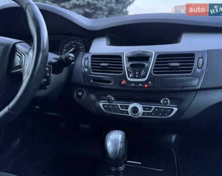 Серый Рено Лагуна, объемом двигателя 2 л и пробегом 199 тыс. км за 5499 $, фото 80 на Automoto.ua