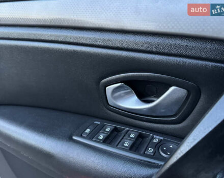 Серый Рено Лагуна, объемом двигателя 2 л и пробегом 199 тыс. км за 5499 $, фото 68 на Automoto.ua