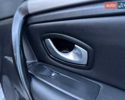 Серый Рено Лагуна, объемом двигателя 2 л и пробегом 199 тыс. км за 5499 $, фото 47 на Automoto.ua