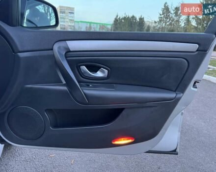 Серый Рено Лагуна, объемом двигателя 2 л и пробегом 199 тыс. км за 5499 $, фото 45 на Automoto.ua