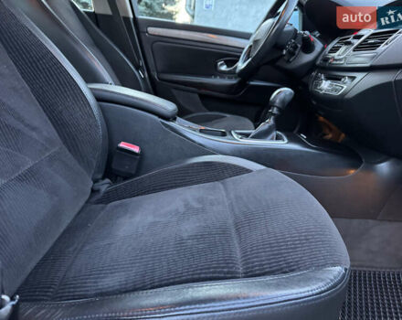 Серый Рено Лагуна, объемом двигателя 2 л и пробегом 199 тыс. км за 5499 $, фото 42 на Automoto.ua