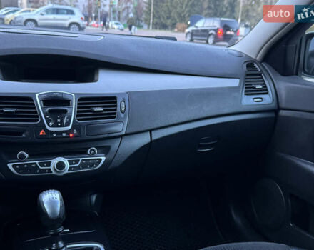 Серый Рено Лагуна, объемом двигателя 2 л и пробегом 199 тыс. км за 5499 $, фото 82 на Automoto.ua