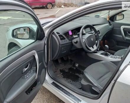 Серый Рено Лагуна, объемом двигателя 1.5 л и пробегом 355 тыс. км за 6400 $, фото 5 на Automoto.ua