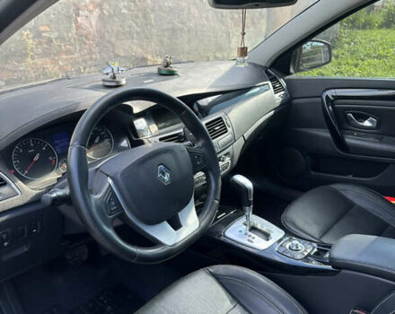 Серый Рено Лагуна, объемом двигателя 2 л и пробегом 367 тыс. км за 7700 $, фото 4 на Automoto.ua