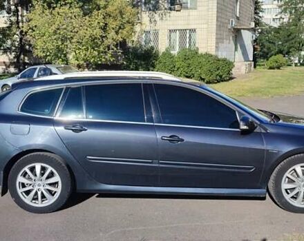 Серый Рено Лагуна, объемом двигателя 2 л и пробегом 300 тыс. км за 7900 $, фото 3 на Automoto.ua