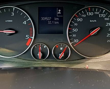 Серый Рено Лагуна, объемом двигателя 1.5 л и пробегом 309 тыс. км за 8500 $, фото 5 на Automoto.ua