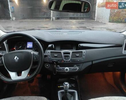 Серый Рено Лагуна, объемом двигателя 1.5 л и пробегом 220 тыс. км за 9300 $, фото 7 на Automoto.ua