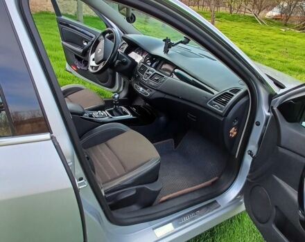 Серый Рено Лагуна, объемом двигателя 2 л и пробегом 300 тыс. км за 7300 $, фото 5 на Automoto.ua