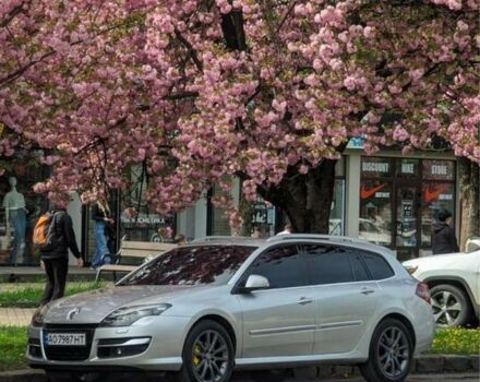 Серый Рено Лагуна, объемом двигателя 2 л и пробегом 210 тыс. км за 7500 $, фото 2 на Automoto.ua