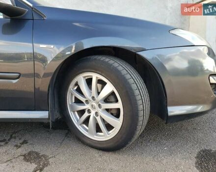 Серый Рено Лагуна, объемом двигателя 2 л и пробегом 310 тыс. км за 7499 $, фото 3 на Automoto.ua