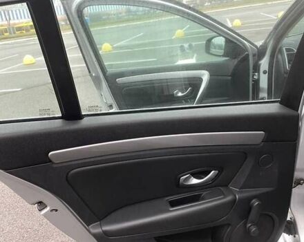 Серый Рено Лагуна, объемом двигателя 1.46 л и пробегом 334 тыс. км за 6500 $, фото 14 на Automoto.ua