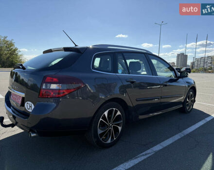 Серый Рено Лагуна, объемом двигателя 2 л и пробегом 181 тыс. км за 12500 $, фото 2 на Automoto.ua