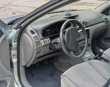 Серый Рено Лагуна, объемом двигателя 1.8 л и пробегом 139 тыс. км за 4700 $, фото 7 на Automoto.ua