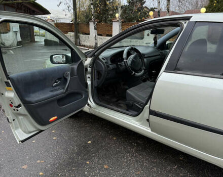 Серый Рено Лагуна, объемом двигателя 1.9 л и пробегом 300 тыс. км за 2950 $, фото 6 на Automoto.ua