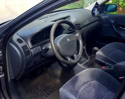 Серый Рено Лагуна, объемом двигателя 1.8 л и пробегом 300 тыс. км за 4150 $, фото 4 на Automoto.ua