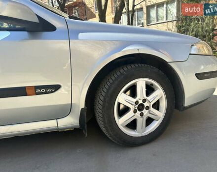 Серый Рено Лагуна, объемом двигателя 2 л и пробегом 317 тыс. км за 4100 $, фото 5 на Automoto.ua