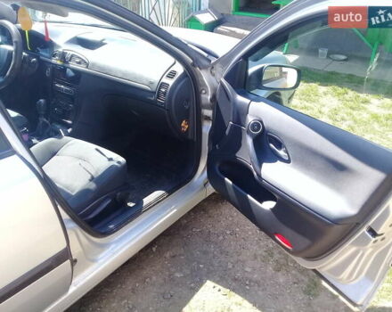 Рено Лагуна 2005 в Жидачов на Automoto.ua Серый Рено Лагуна, объемом двигателя 1.9 л и пробегом 250 тыс. км за 4900 $, фото 7 на Automoto.ua