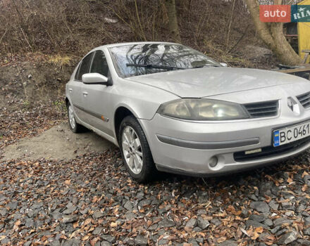 Серый Рено Лагуна, объемом двигателя 2 л и пробегом 396 тыс. км за 4000 $, фото 3 на Automoto.ua