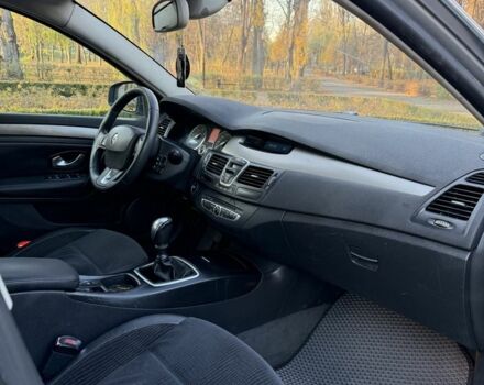 Серый Рено Лагуна, объемом двигателя 2 л и пробегом 315 тыс. км за 4300 $, фото 4 на Automoto.ua