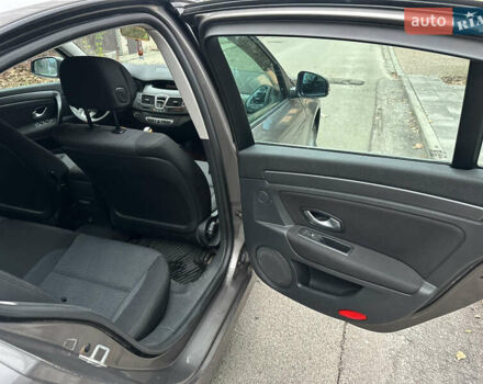 Серый Рено Лагуна, объемом двигателя 1.46 л и пробегом 272 тыс. км за 4600 $, фото 15 на Automoto.ua