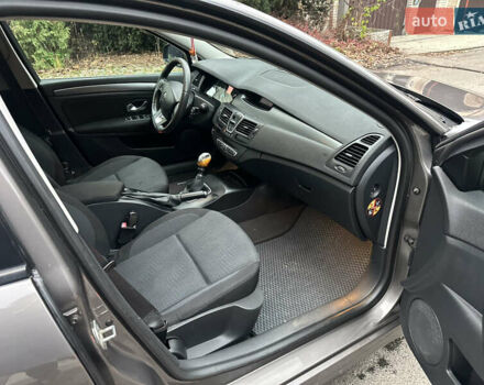Серый Рено Лагуна, объемом двигателя 1.46 л и пробегом 272 тыс. км за 4600 $, фото 11 на Automoto.ua