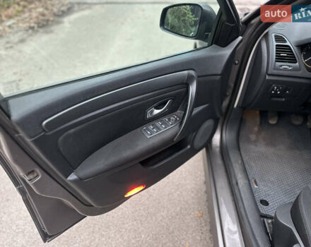 Серый Рено Лагуна, объемом двигателя 1.46 л и пробегом 272 тыс. км за 4600 $, фото 9 на Automoto.ua