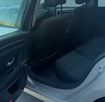 Серый Рено Лагуна, объемом двигателя 1.5 л и пробегом 300 тыс. км за 5000 $, фото 3 на Automoto.ua