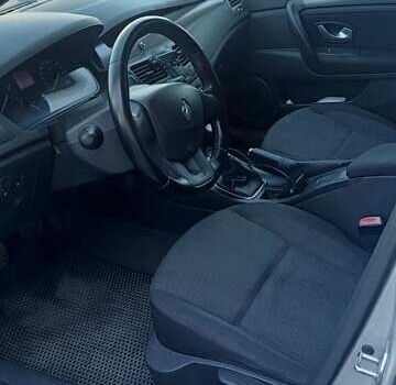 Серый Рено Лагуна, объемом двигателя 1.5 л и пробегом 300 тыс. км за 5000 $, фото 6 на Automoto.ua