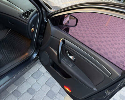 Сірий Рено Лагуна, об'ємом двигуна 2 л та пробігом 325 тис. км за 5300 $, фото 5 на Automoto.ua