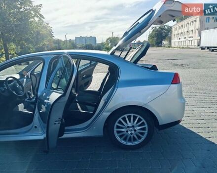 Серый Рено Лагуна, объемом двигателя 2 л и пробегом 230 тыс. км за 6950 $, фото 5 на Automoto.ua