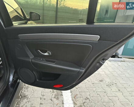 Серый Рено Лагуна, объемом двигателя 1.5 л и пробегом 241 тыс. км за 7100 $, фото 27 на Automoto.ua